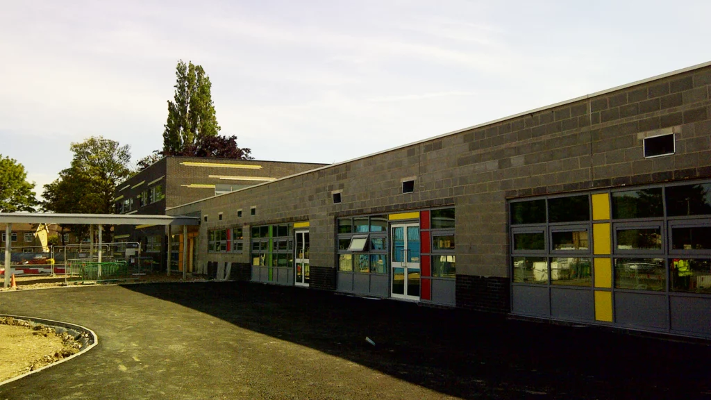 32 X-Y Hoisting Systems Installed in SEN School