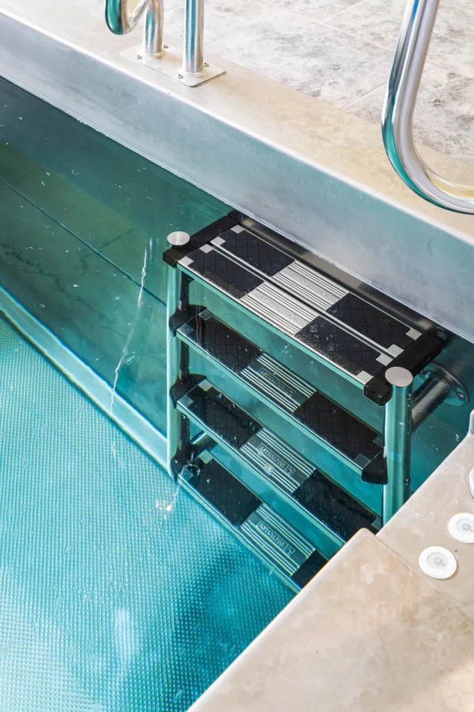 Hydrotherapy Pool Integrated Ladders